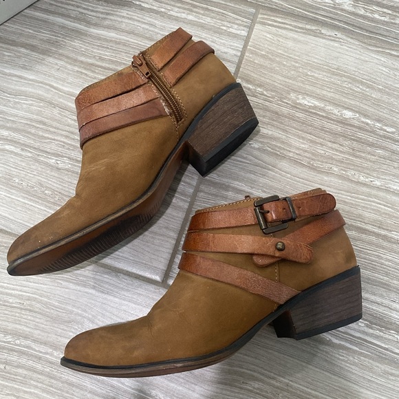 Steve Madden Regennt brown multi ankle booties - Picture 3 of 7